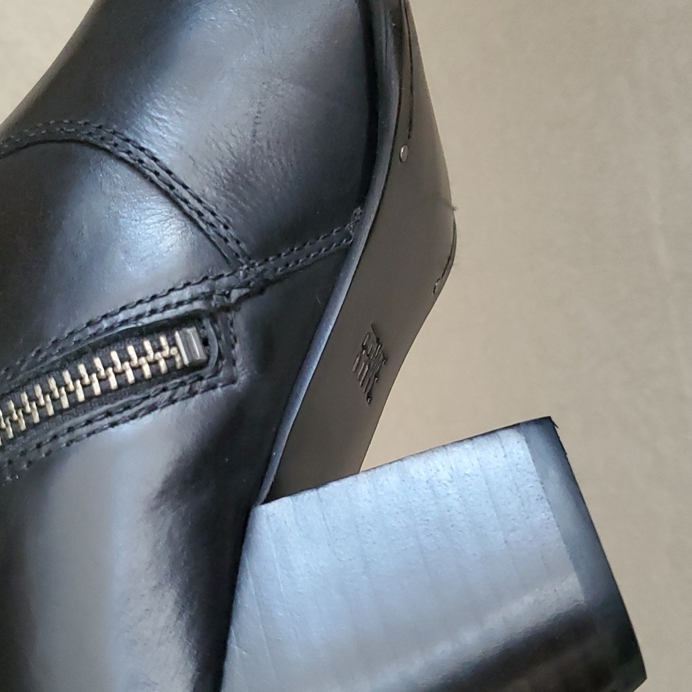FRYE Jennifer Black Leather Stacked Block Heel Ankle Booties SIZE: 7M - Picture 8 of 9